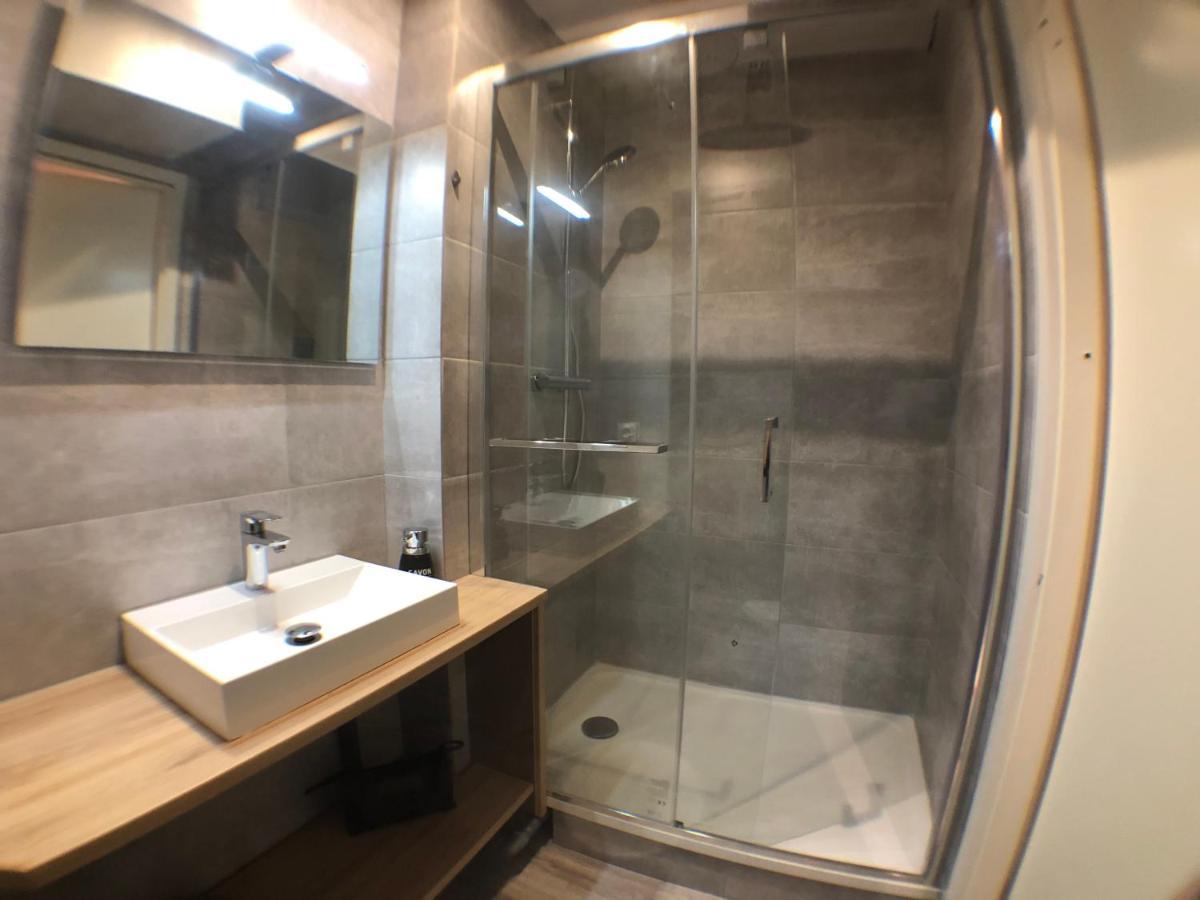 דיון Au Bord Du Lac D'Annecy, Logement Type Loft, Dans Residence Avec Plage Et Ponton Privee מראה חיצוני תמונה