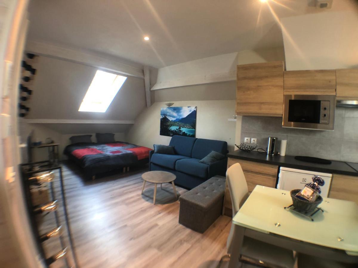 דיון Au Bord Du Lac D'Annecy, Logement Type Loft, Dans Residence Avec Plage Et Ponton Privee מראה חיצוני תמונה