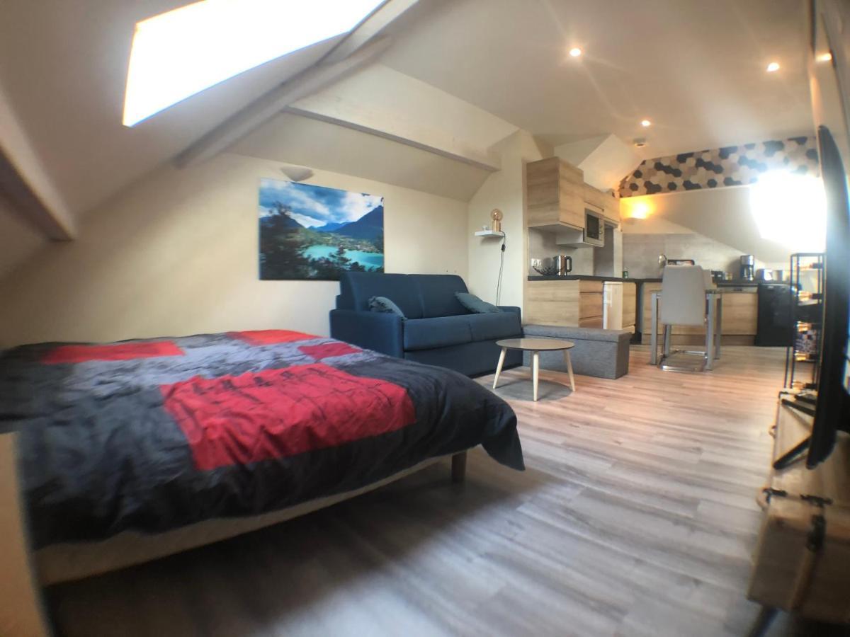 דיון Au Bord Du Lac D'Annecy, Logement Type Loft, Dans Residence Avec Plage Et Ponton Privee מראה חיצוני תמונה